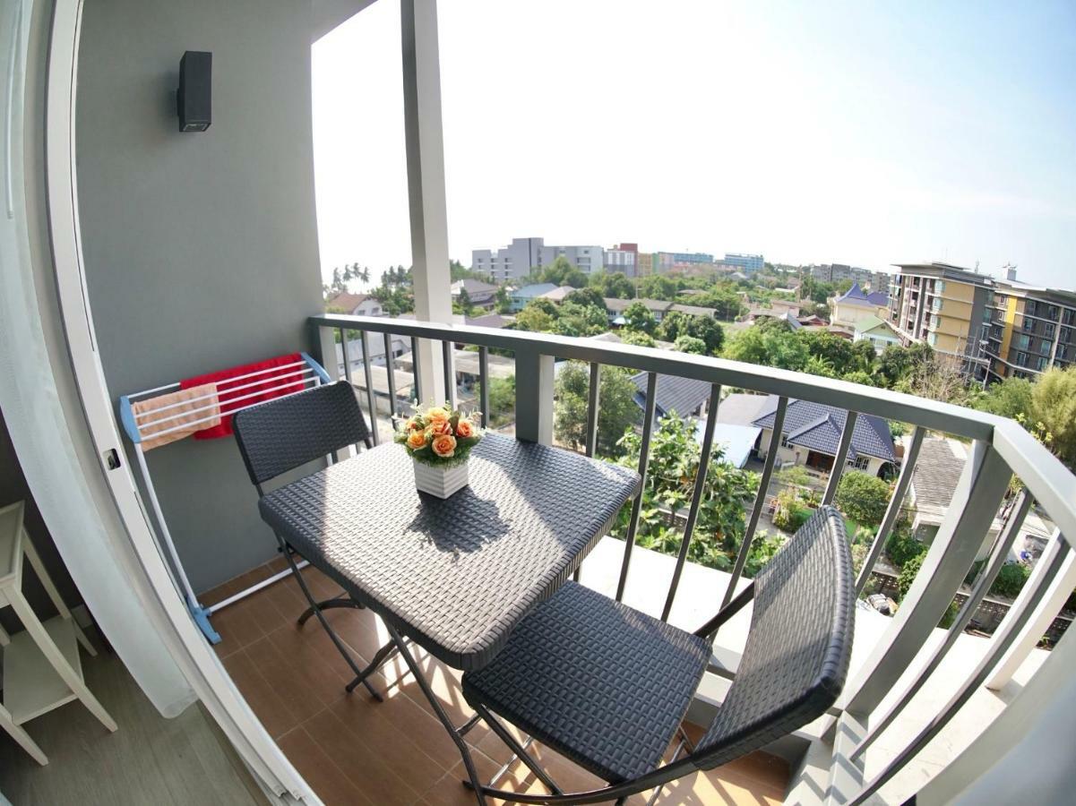 The Patio Bangsaen Exterior foto