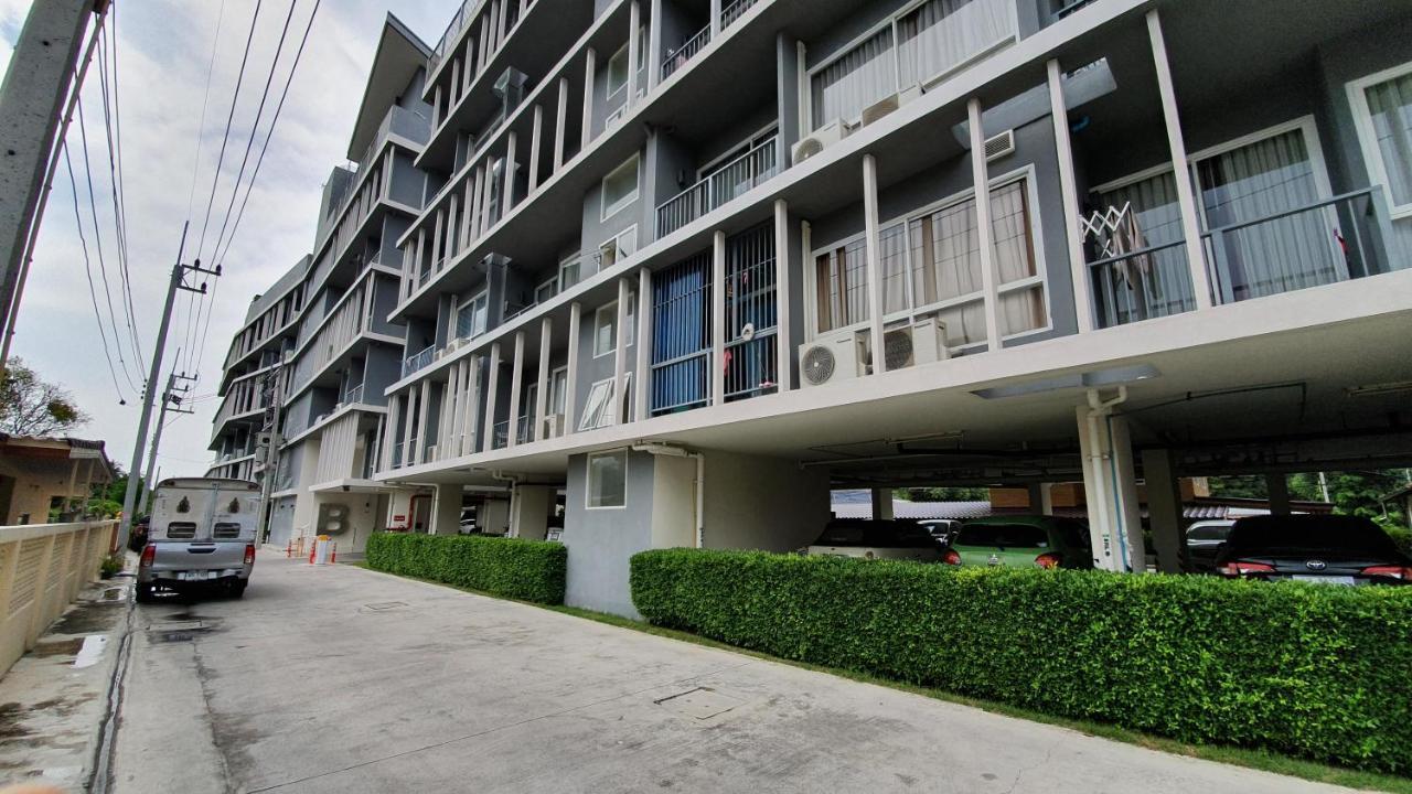 The Patio Bangsaen Exterior foto